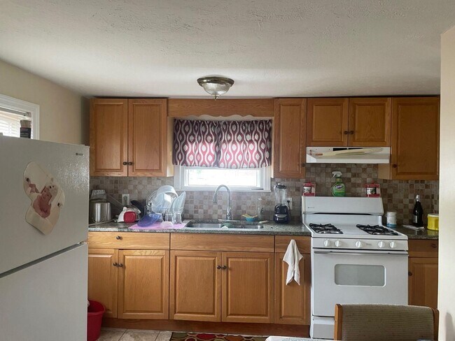 Building Photo - 445 Lafayette Rd