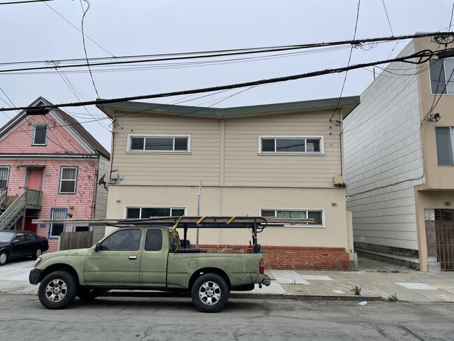 Building Photo - 1475 48th Ave