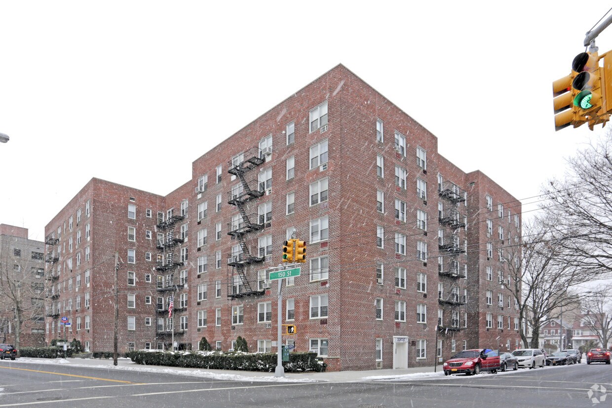 Emily Towers 3510 150th St Flushing, NY Apartments for Rent in