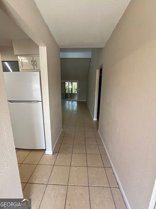 Building Photo - 419 Admiral's Walk Dr
