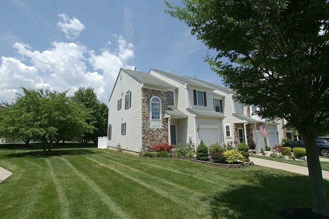 Building Photo - 33 Farmington Ct