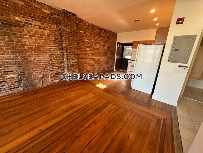Building Photo - 173 Winnisimmet St