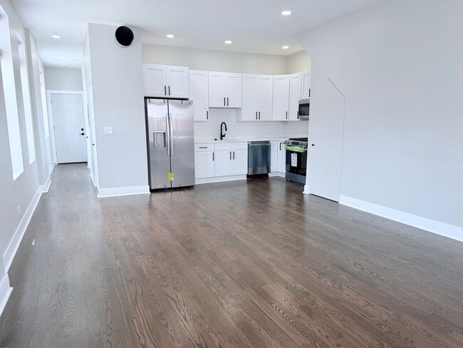 Foto del edificio - 2249 W Cermak Rd