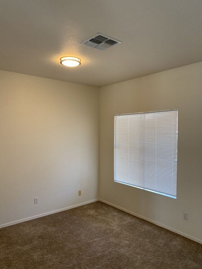 Building Photo - LARGE HOME IN GOLF SUBDIVISION OF JOHNSON ...