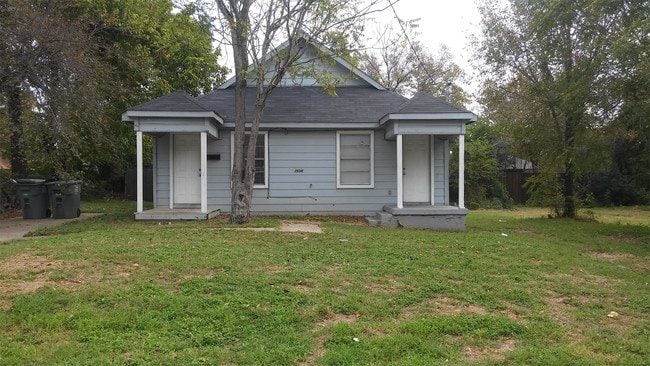 Photo - 2606 Eugene St (Dallas, TX) House