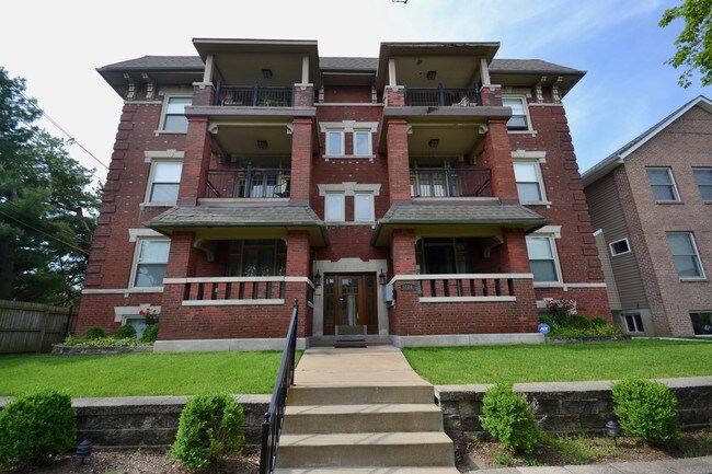 Building Photo - 5726 McPherson Ave