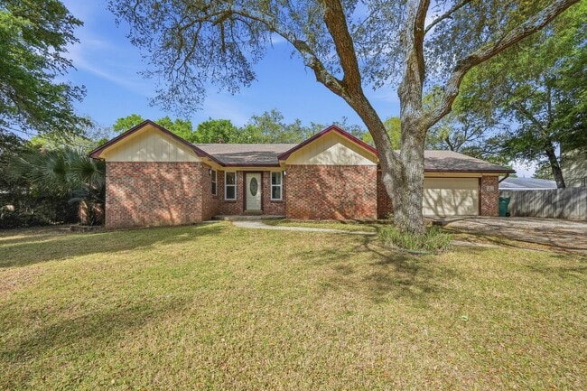 Building Photo - JULY RENT FREE! All Brick Home with New Flooring Throughout in Ft. Walton Beach!
