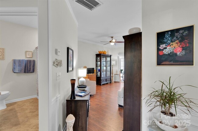 Foto del edificio - 28112 Song Sparrow Ln