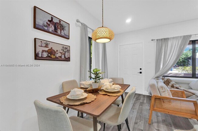 Foto del edificio - 2320 NW 95th St