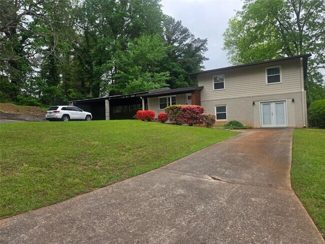 Foto del edificio - 1675 Bouldercliff Ct SE