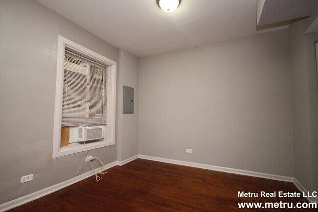 Foto del edificio - 1354 W Argyle St