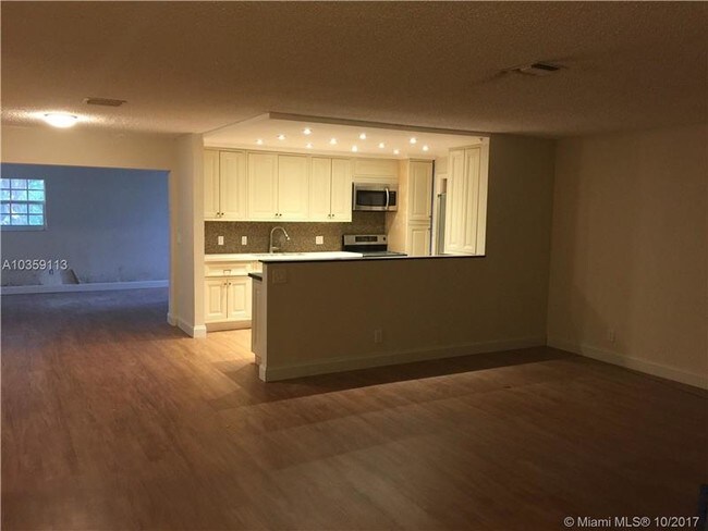 Foto del edificio - 705 SW 2nd Ct