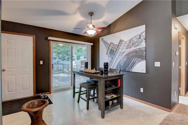 Building Photo - 715 Hewitt St