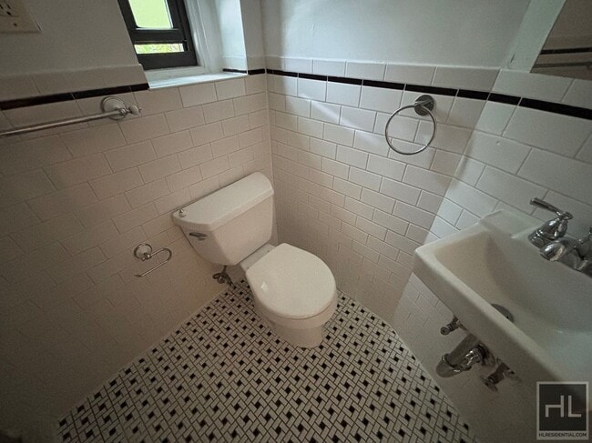 Building Photo - MOTT STREET