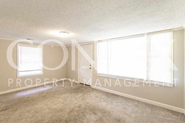 Building Photo - Great Home near Park Circle!