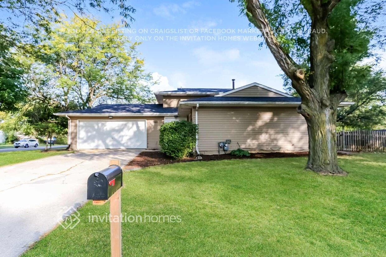 Primary Photo - 953 Surrey Ct