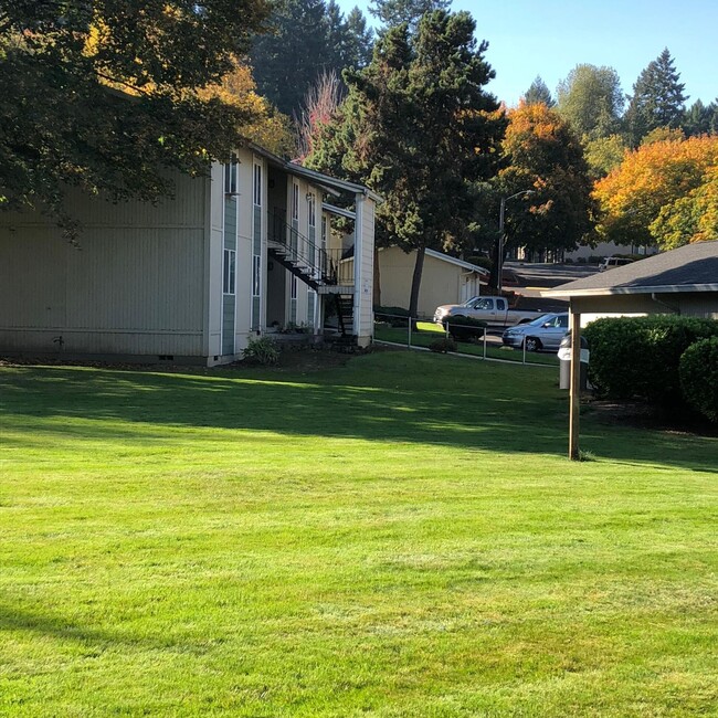 Building Photo - St. Johns 1 bedroom 1 bath in park-like se...