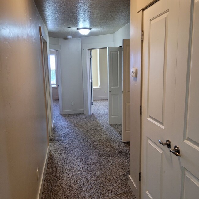 Building Photo - Ranch Landing Condo - Half off 1st month's...