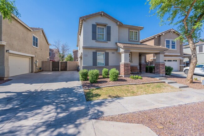 Building Photo - 2225 E Sunland Ave