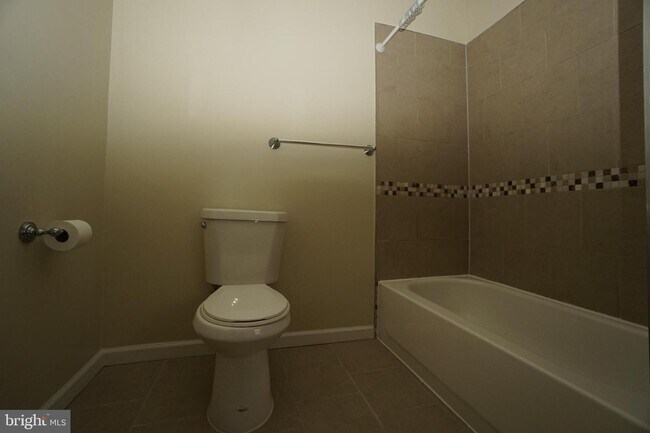 Building Photo - 3027 Janney St