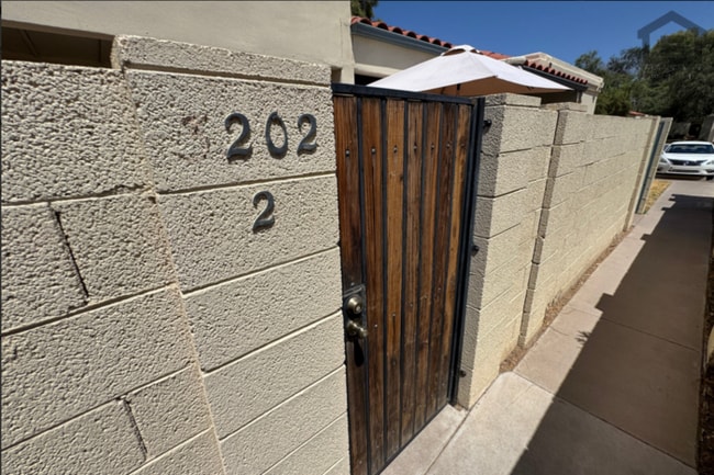 Foto del edificio - 3Bed/2Bath 2-Story Townhouse at N 35th Ave/Northern Ave! Move-In Ready on 08/27/2026!