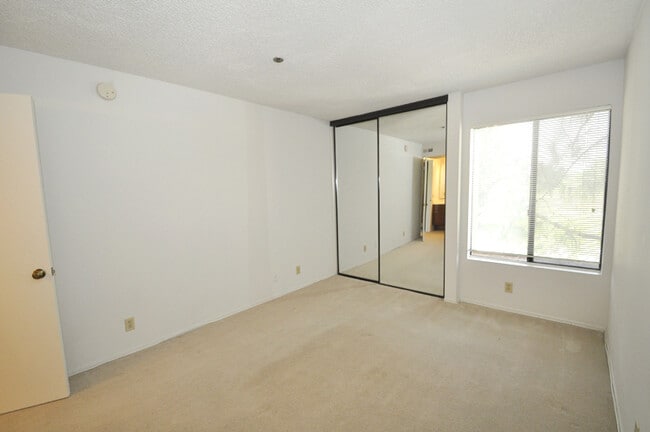Foto del edificio - 301 N Ford Ave