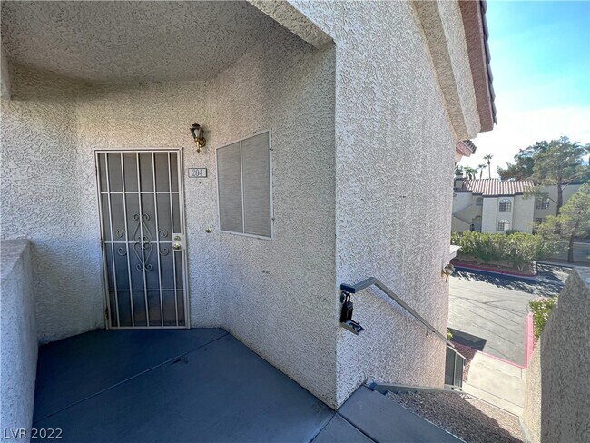 Building Photo - 2120 Calville St