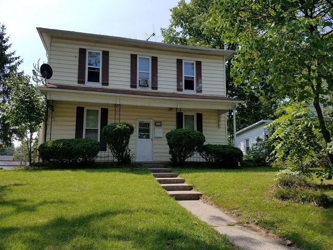 310 1/2 S. Washington St, Varsovia, EN 46580 - 310 S Washington St