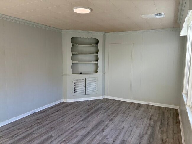 Foto del edificio - 225 Poplar St