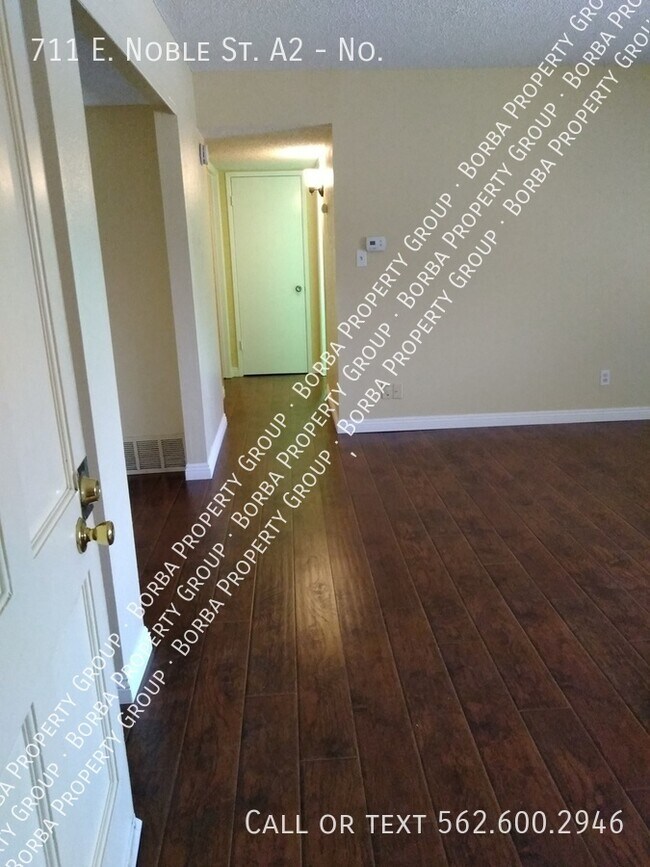 Building Photo - ***Lovely 2 Bed / 1 Bath With On Site Laun...