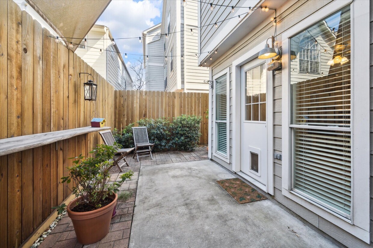 Foto del edificio - 808 Asbury St