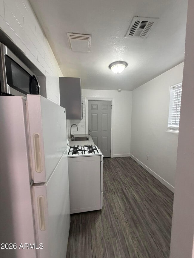 Foto del edificio - 712 W Taylor St