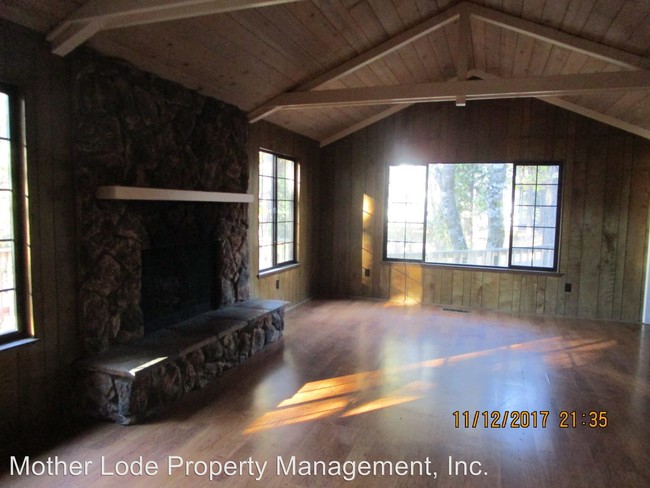 Building Photo - 3 br, 2 bath House - 18914 Manzanita Drive