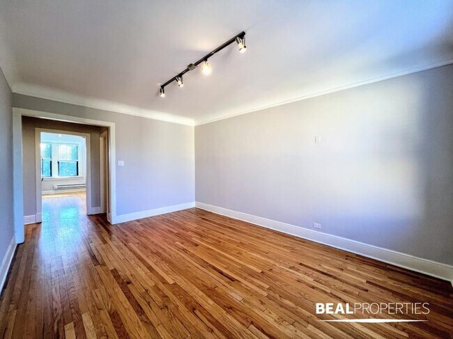 Foto del edificio - 0 bedroom in CHICAGO IL 60647