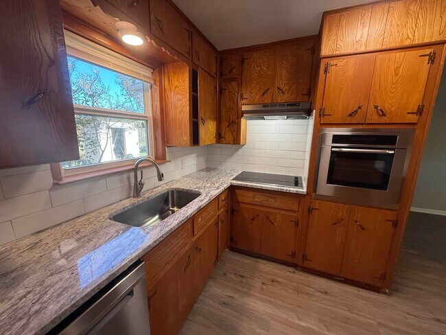 Foto del edificio - 176 W Sweetbriar Dr