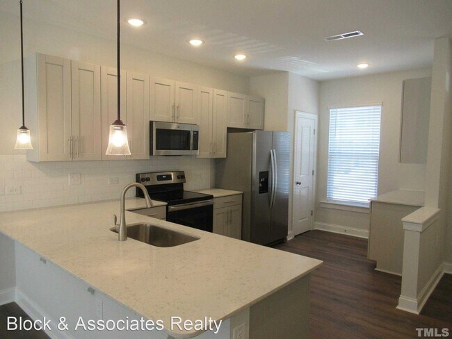 Foto del edificio - 3 br, 3.5 bath House - 316 Old Grove Ln