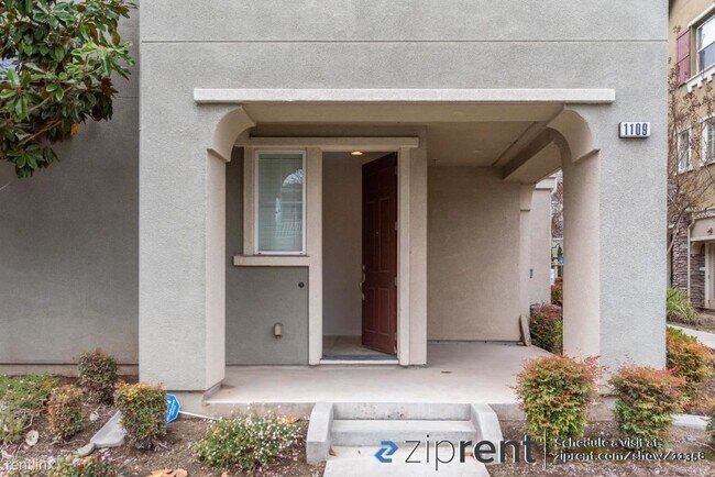 Foto del edificio - 2 br, 2.5 bath Townhome - 1109 Rock Avenue...