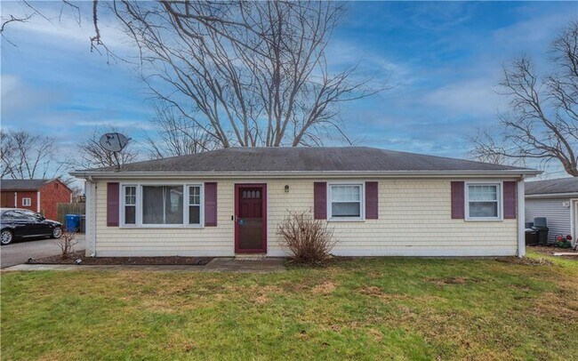 Foto del edificio - 10 Reardon Dr