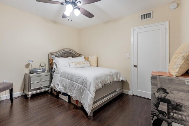 Foto del edificio - 6824 SW 5th St