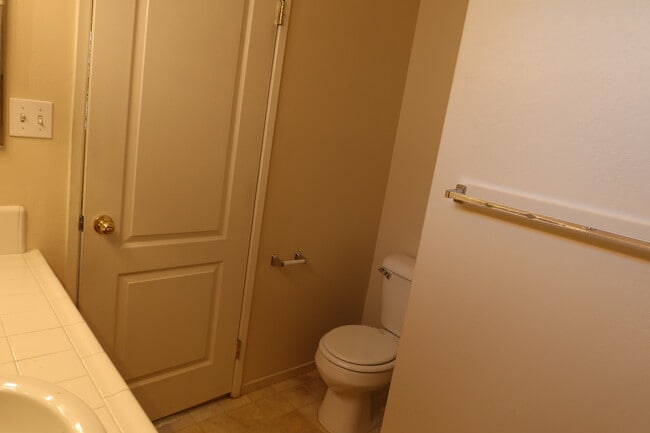 Foto del edificio - 10100 Grand View Summit Dr