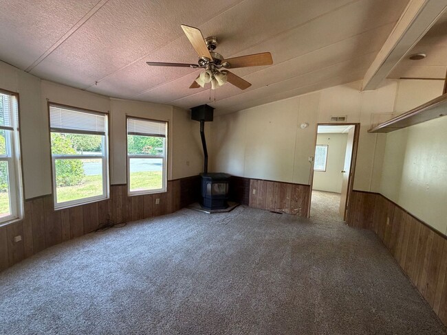 Building Photo - 3 bedroom 2 bath manufactured home in Arlington