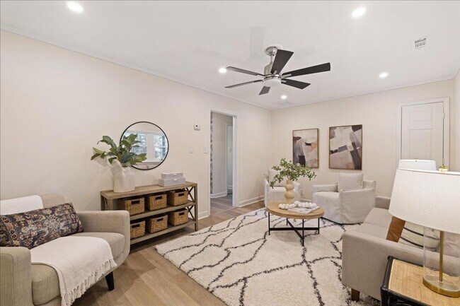 Foto del edificio - Awesome 2bed/1ba Duplex near Duke University