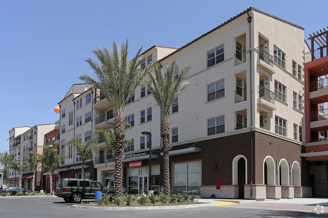 Building Photo - Reata Oakbrook Village