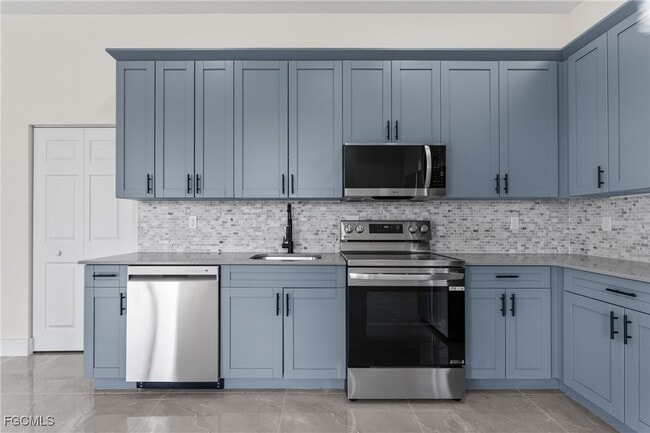 Building Photo - 1134 Cummings St E