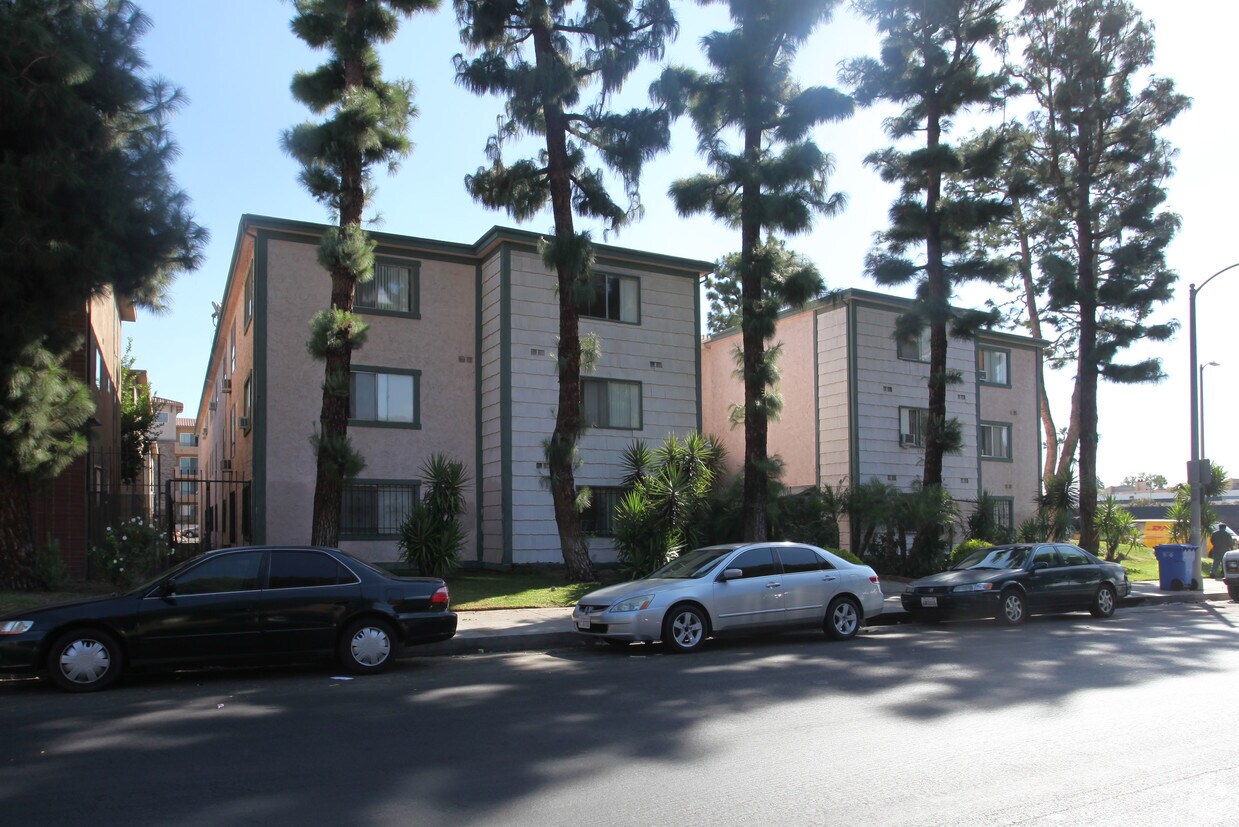 8056 Langdon Ave, Van Nuys, CA 91406 Apartments in Van Nuys, CA