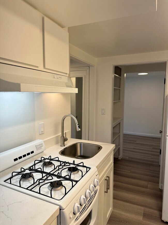 Foto del edificio - 343 E Thomson Ave