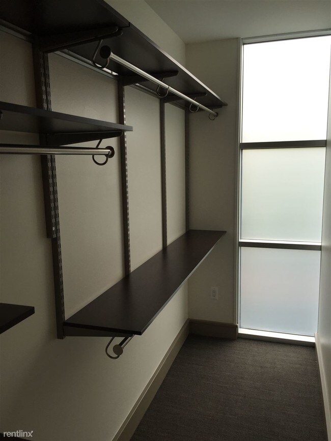 Building Photo - 1 br, 1 bath Apartment - City Lofts Unit C