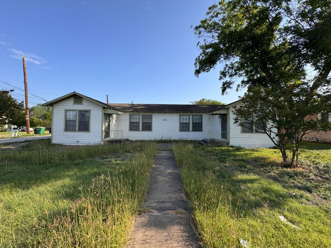 Foto principal - 1519 E Southcross