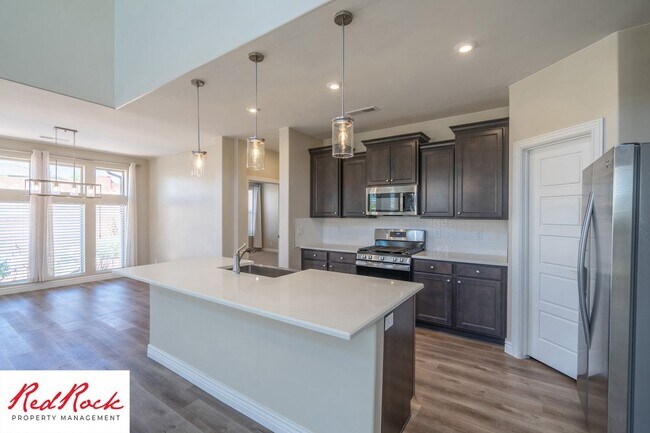 Foto del edificio - Stunning 4 Bedroom Home. Dog friendly!
