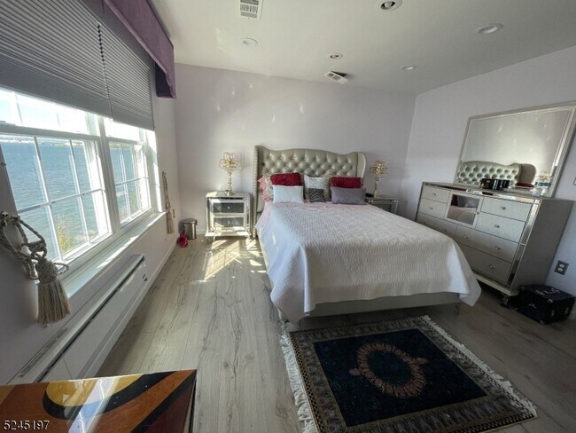 Foto del edificio - 152 Cottonwood St